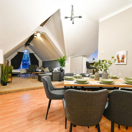 Grosses Spree Apartment, 3 Schlafzimmer Bis 10 Personen, 4X Kfz Parkplatz, Terrasse, Waschtrockner, Wlan, Netflix كوتبوس المظهر الخارجي الصورة