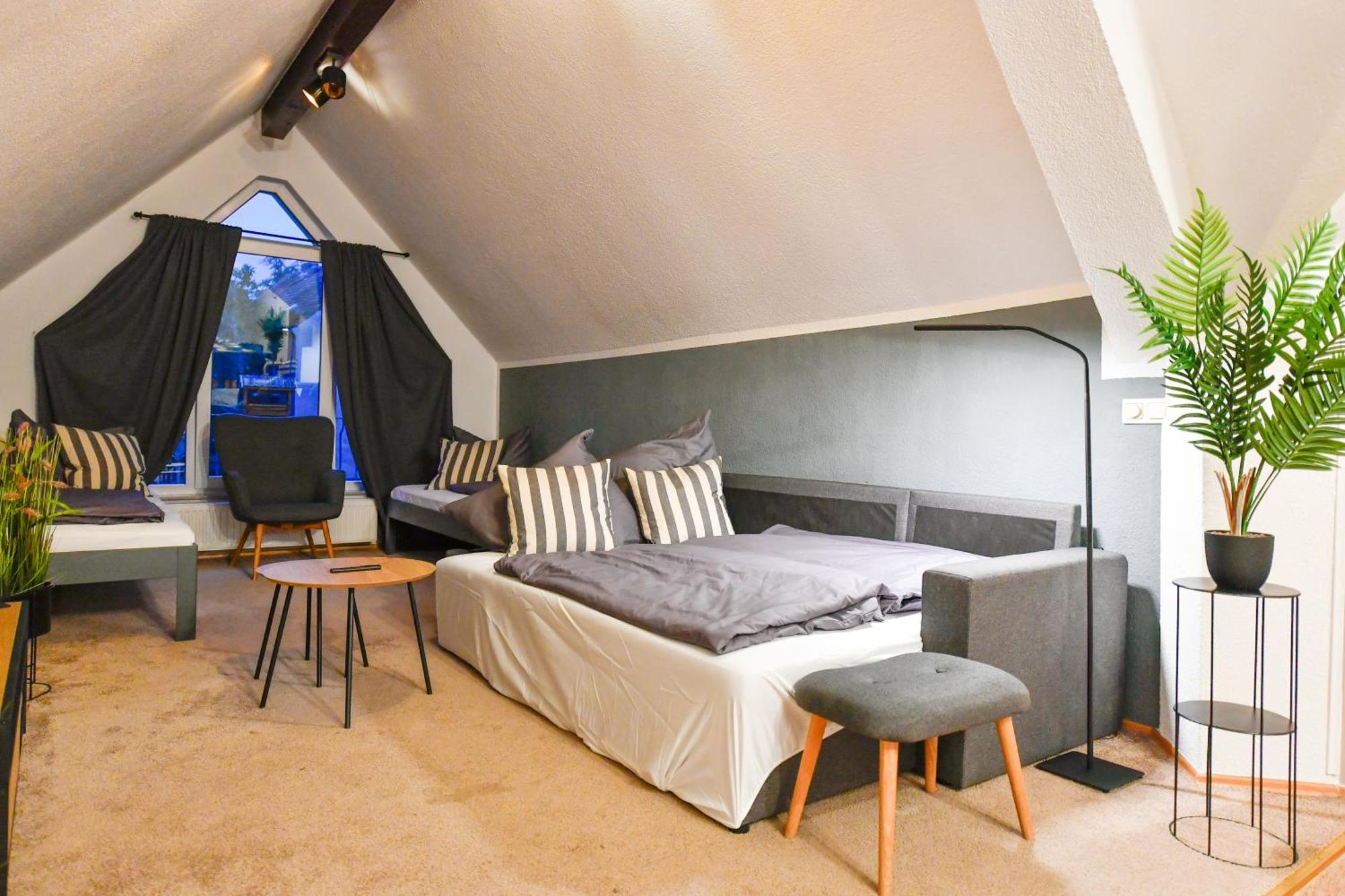 Grosses Spree Apartment, 3 Schlafzimmer Bis 10 Personen, 4X Kfz Parkplatz, Terrasse, Waschtrockner, Wlan, Netflix كوتبوس المظهر الخارجي الصورة