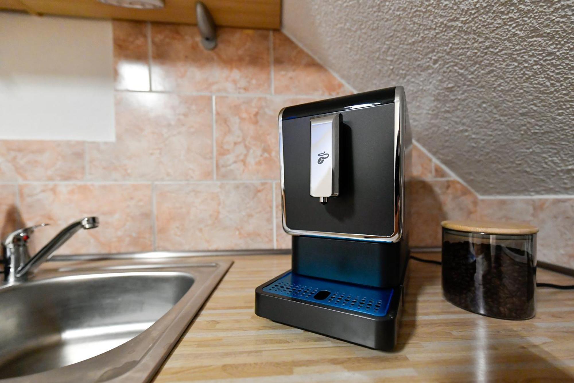 Grosses Spree Apartment, 3 Schlafzimmer Bis 10 Personen, 4X Kfz Parkplatz, Terrasse, Waschtrockner, Wlan, Netflix كوتبوس المظهر الخارجي الصورة