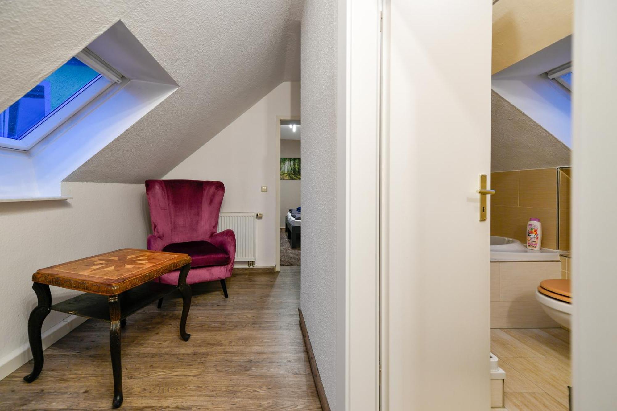 Grosses Spree Apartment, 3 Schlafzimmer Bis 10 Personen, 4X Kfz Parkplatz, Terrasse, Waschtrockner, Wlan, Netflix كوتبوس المظهر الخارجي الصورة