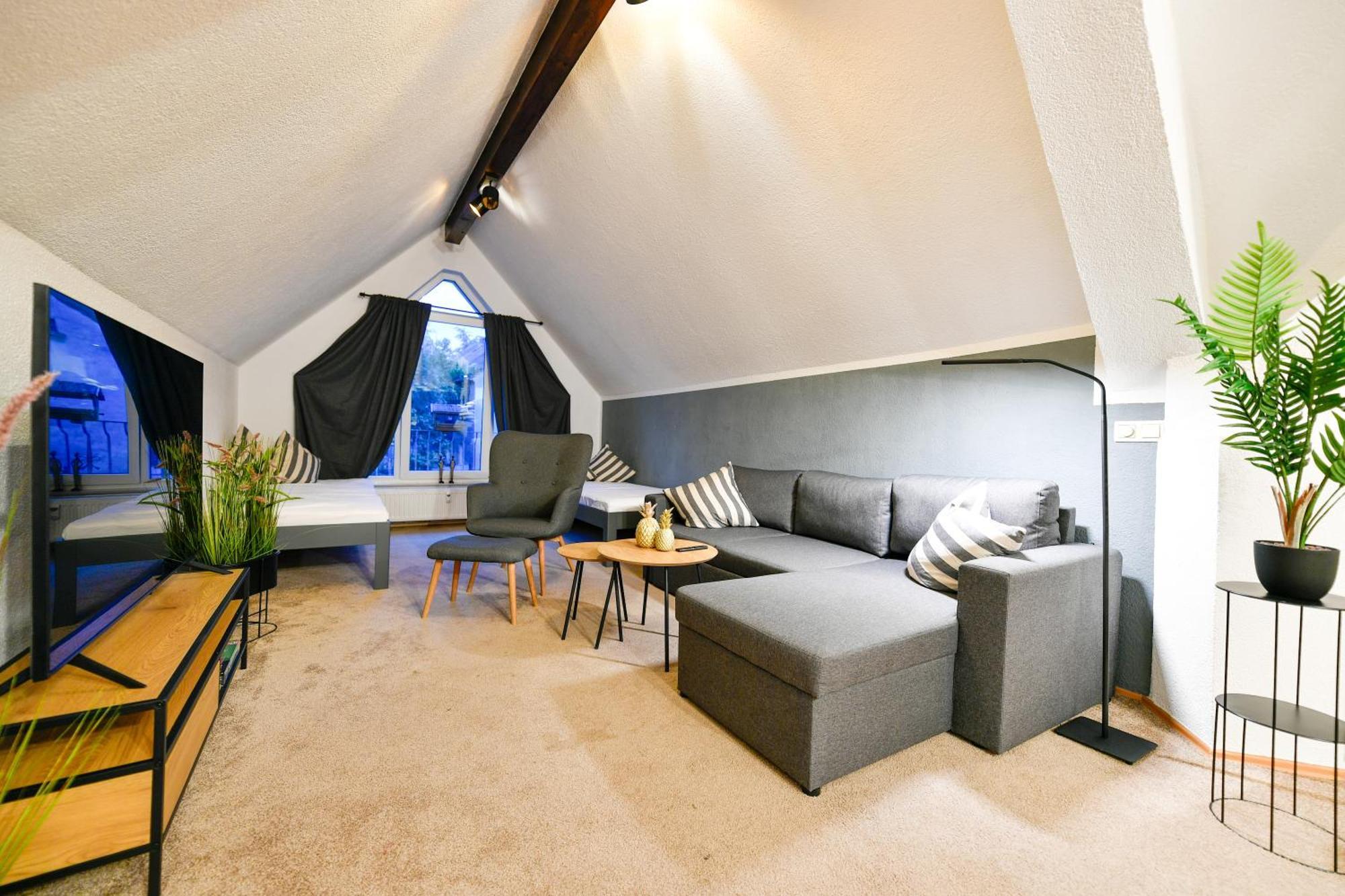 Grosses Spree Apartment, 3 Schlafzimmer Bis 10 Personen, 4X Kfz Parkplatz, Terrasse, Waschtrockner, Wlan, Netflix كوتبوس المظهر الخارجي الصورة